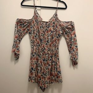 Open shoulder floral ASTR Romper- Medium